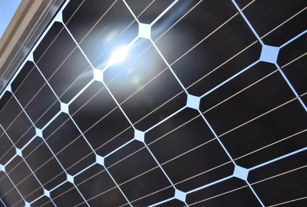 Bifacial solar panel